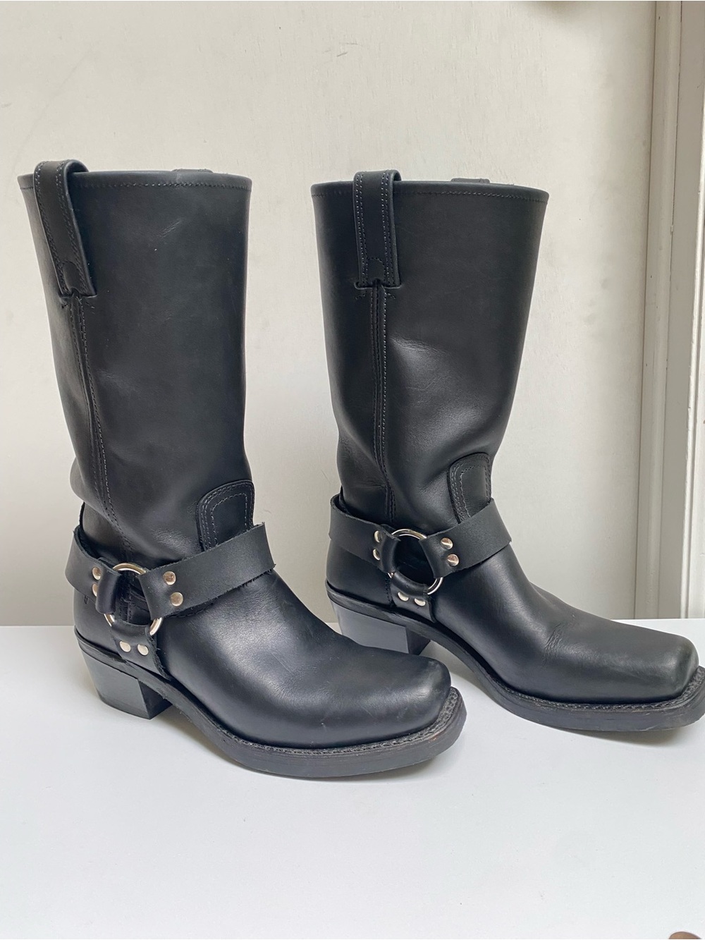 FRYE WOMEN'S HARNESS 12R BOOTS - SQUARE TOE size 7.5